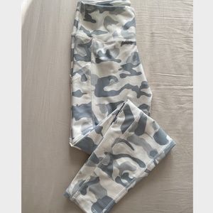 ❗️35% PRICE DROP❗️ White Camouflage Hight Waist Leggings